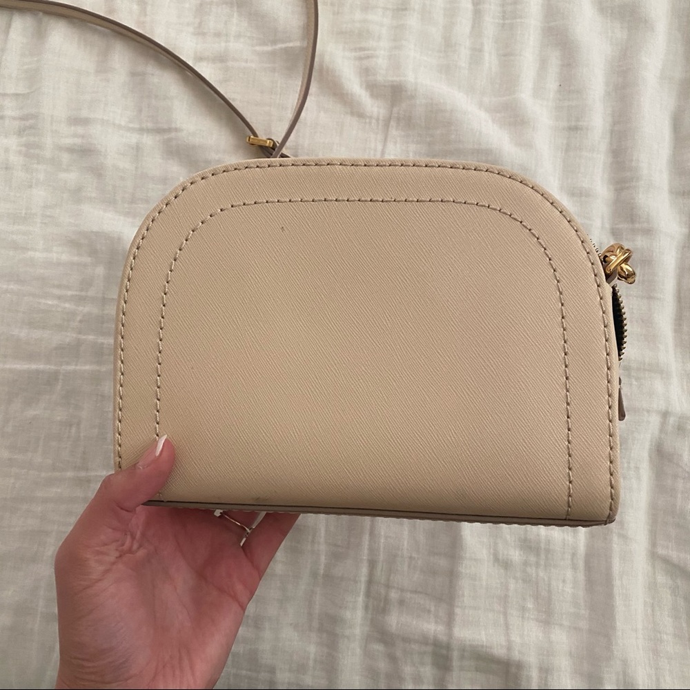 SOLD Marc Jacobs cream playback crossbody bag - Picture 6 of 9